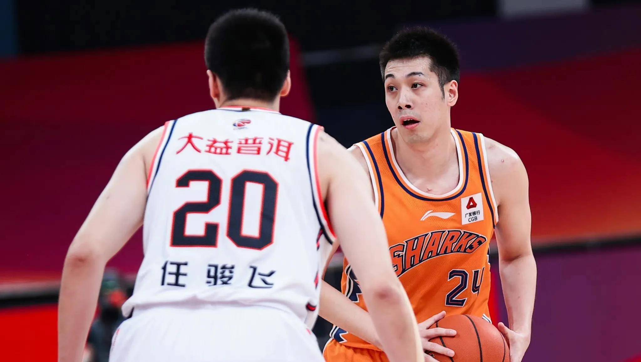 江苏篮球队进攻犀利，奏响胜利进行曲